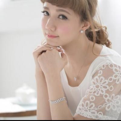 Olivia 極簡耀眼 耳環